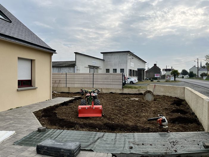 Aménagement gazon Bouvron Chantier 1