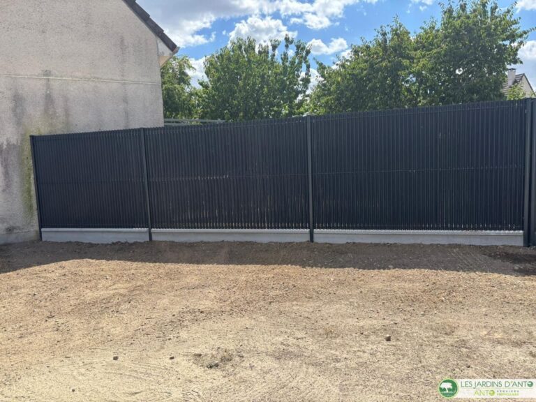 Chantier St-Herblain Arrachage d'une haie Cloture grillage rigide avec occultation PVC triangulaire 2
