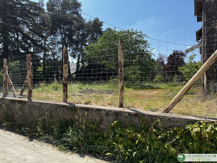 Clôture grillage noué avec piquets châtaignier - Le Gâvre