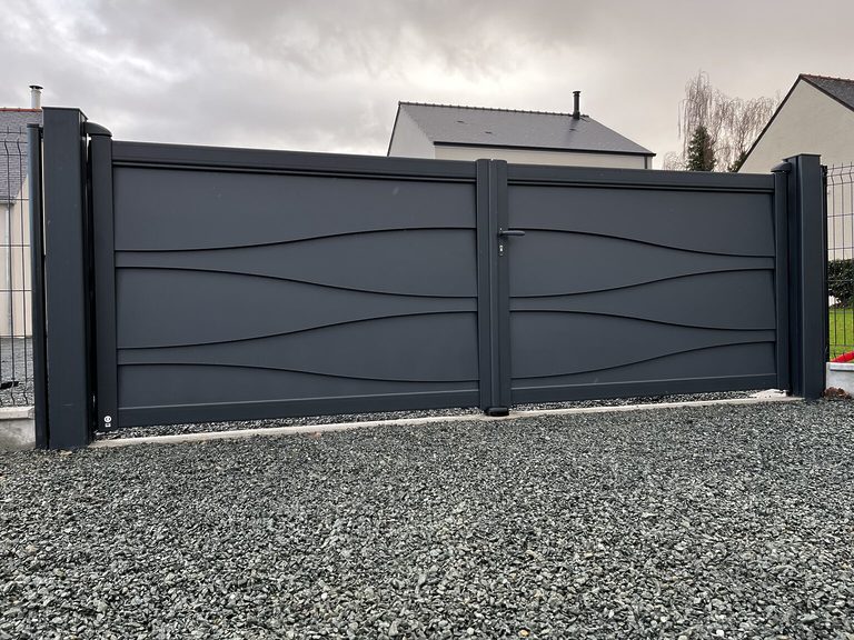 Portail battant aluminium